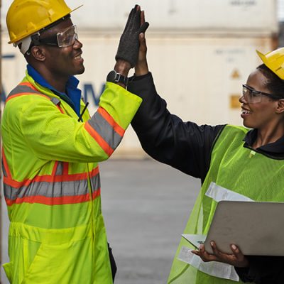 Hombre Y Mujer Trabajando En Equipo